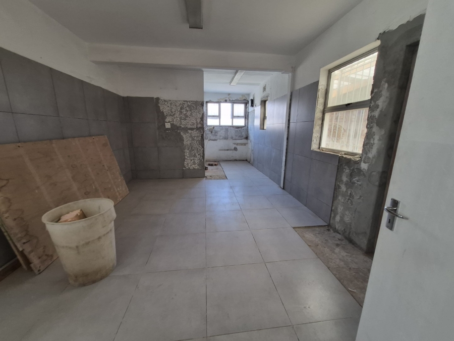 To Let Commercial Property for Rent in Maitland Western Cape
